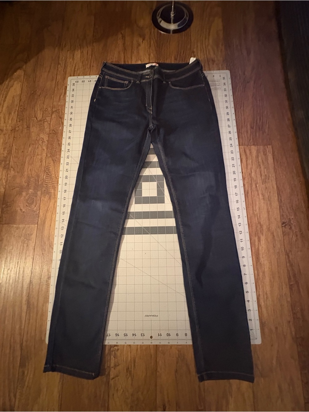 Saint James Jeans Women’s Size 12 Dark Wash Straight Leg Denim Indigo